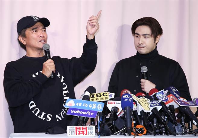 吴宗宪突然现身儿子鹿希派记者会，自责教子无方。（陈俊吉摄）