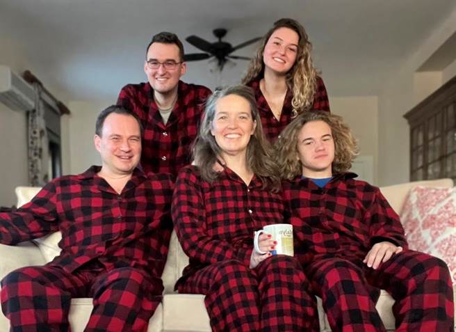 AIT处长孙晓雅与家人在土耳其团聚，共享天伦之乐（图／翻摄自美国在台协会 AIT脸书）