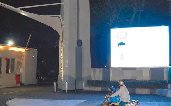 嘉义市某高中职惊传1名男子从7楼坠楼不治。（廖素慧摄）