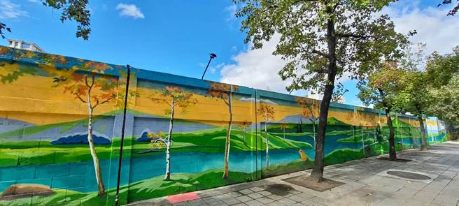 塔悠路82号彩绘后墙面。（北市产发局提供／杨亚璇台北传真）