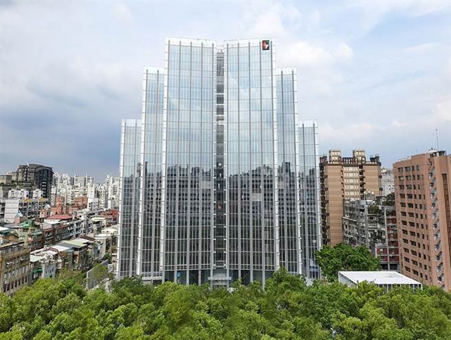 中國人壽30日將成開發金控100％控有的子公司，兩家公司已搬入新總部大樓。圖／業者提供