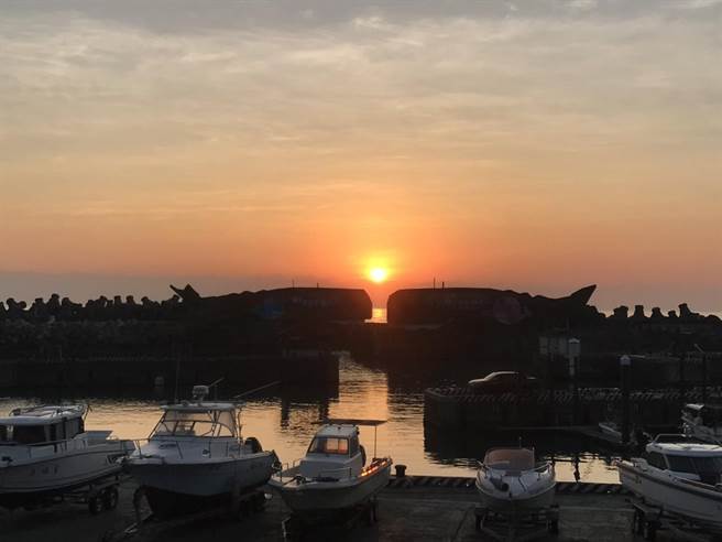 龙洞游艇港日出。（东北角管理处提供）