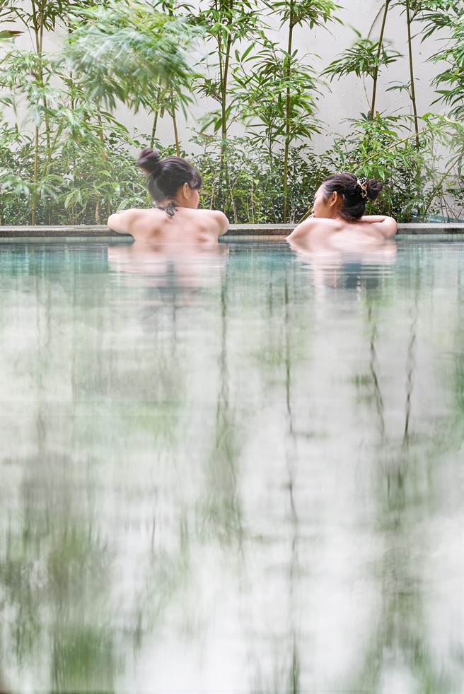 福容饭店福隆店泡温泉。（东北角管理处提供）