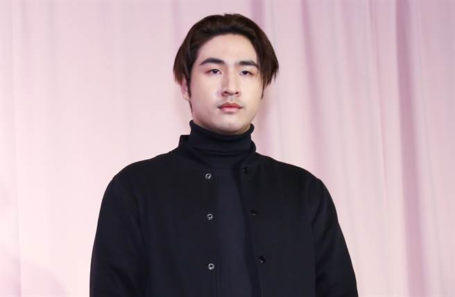 鹿希派29日照常开记者会，晚间再发文道歉。（图／陈俊吉摄）