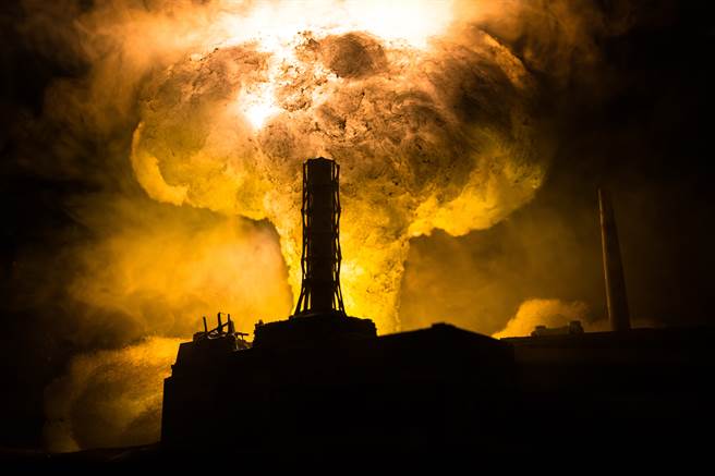 《富比世》警告，烏克蘭境內共有15座反應爐，若該國爆發全面軍事衝突，隨時可能導致前所未有的核災。（達志影像／shutterstock）
