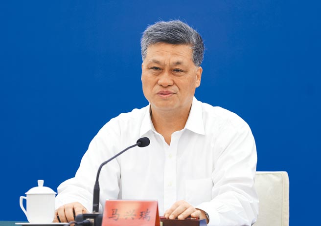 在履新两天后，新疆维吾尔自治区党委书记马兴瑞首次外出调研。（中新社）