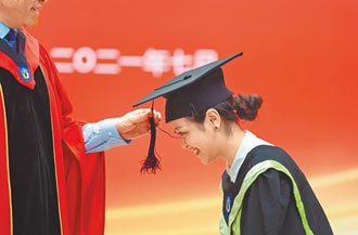 中國大學畢業生破千萬 就業招人兩難