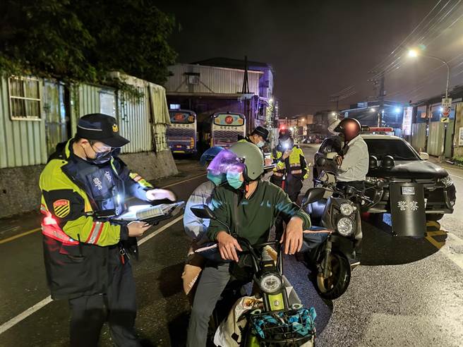 新北市政府道路交通安全督導會報指示，自即日起加強防制酒後駕車，讓人民有安全回家的道路。（瑞芳警分局提供）