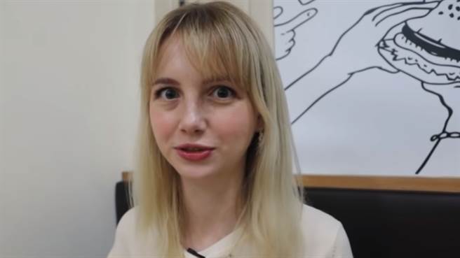 现居台湾的波兰女生Anna，小时候因不太喜欢吃东西，爸妈非常担心她的健康状况，没想到她来到台湾后食欲大开，光是早餐店就可以吃掉200元，还因此被爸爸骂了一顿。（图／翻摄自《不要闹工作室》）