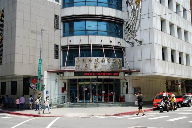 已调职的台北市中正一分局仁爱派出所陈姓男员警，去年偷拍女员警洗澡遭起诉。本报资料照片