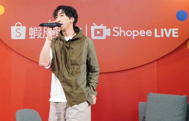 怀颢日前推出首张专辑《Mike张怀颢Vol.1》。（虾皮提供）