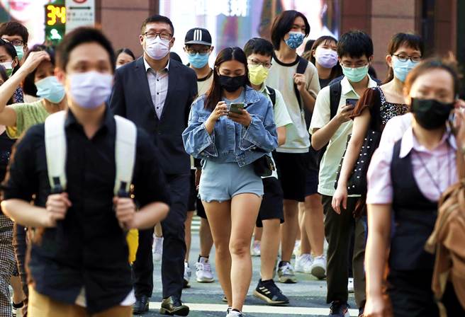 美联社29日评论亚洲疫情迟早守不住，指出Omicron的高传染力、部份国家防疫松懈、多国施打大陆科兴、国药疫苗等因素，病例激增可能「无法避免」。（资料照／美联社）