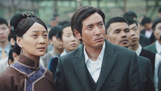 韩栋在剧中演出从年轻时无所畏惧，到中年隐忍成熟，再到老年的看尽人生百态的沉着。（图／龙华电视提供）