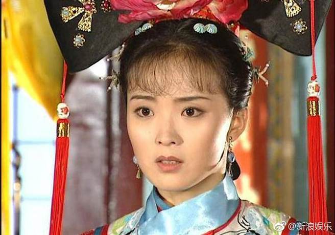王艷以《還珠格格》機智又知書達禮的「晴格格」，打開知名度。（圖／取材自新浪娛樂微博）