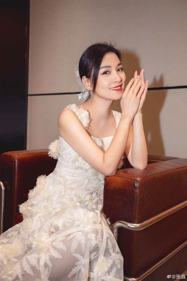 張庭遭代理商爆料，代理商需在直播間購買高價商品。（圖／微博@張庭）