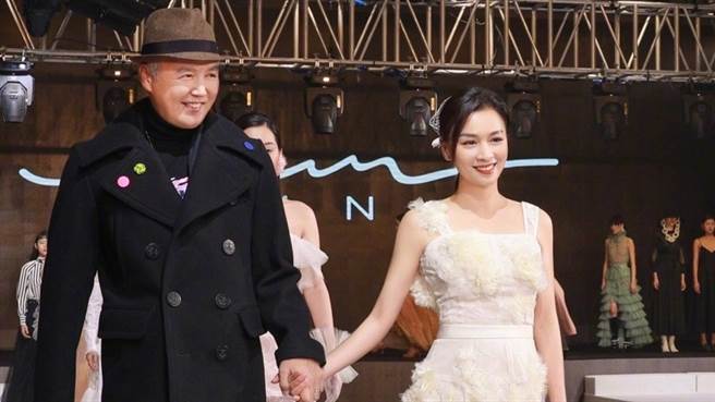 張庭與林瑞陽的公司TST近日遭到代理商爆料，他們私下營利的手段。（圖／微博@張庭）