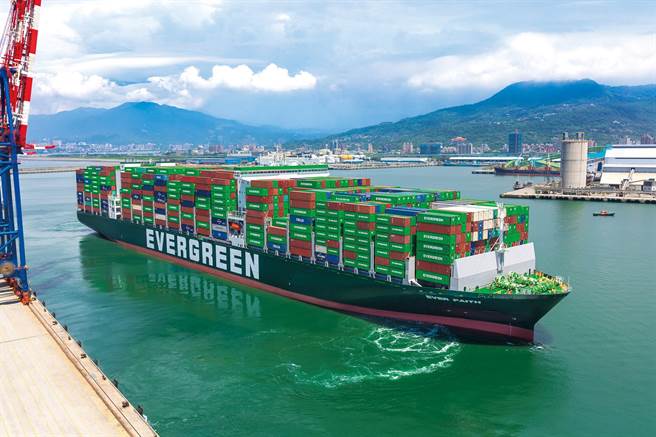 长荣海运超狂年终曝光，意外发现两行业年终也超过10个月。（示意图／长荣海运提供）