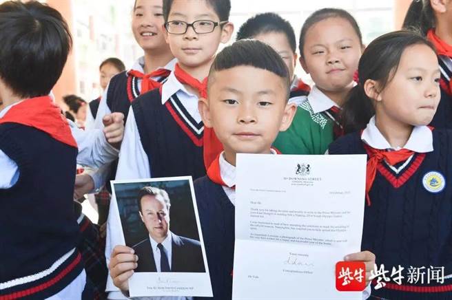 当年鹰爸「雪训」裸跑弟已13岁读博士了：多次创纪录，一直活在热门里，多次创纪录，在家完成课程学习。（紫牛新闻）