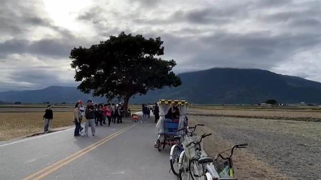 台东县警局关山分局针对辖内易壅塞路段及观光热点加强交通取缔。（关山警分局提供／蔡旻妤台东传真）