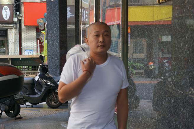 2015年间，台北地检署传唤衝撞总统府的张德正发监执行。（中时资料照／陈志贤摄）
