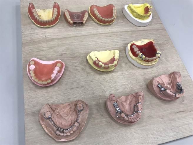 屏县府30日公告明年元旦起，老人假牙补助对象除原有的原民长者及低收、中低收入户长者外，新增设籍满3年的一般户65岁以上长者。（谢佳潾摄）