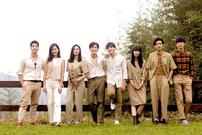 「幸星娱乐」艺人齐聚拍摄年历照。（幸星娱乐提供）