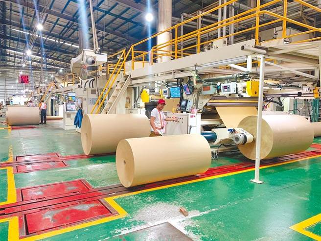 耗水费明年7月开徵，经济部同步祭出优惠，除节水厂商可获打折外，经营困难的艰困企业，可以获得3年分期或缓缴宽限。(图/荣成纸业提供)