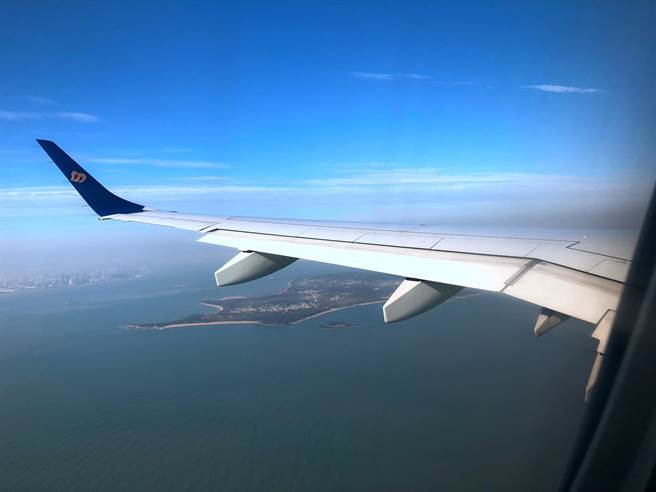 明年228有3天連假，交通部民航局規畫金門管制航線共有322架次，提供3萬7324個座位數，1／3（周一）上午9時起開放訂位。（李金生攝）