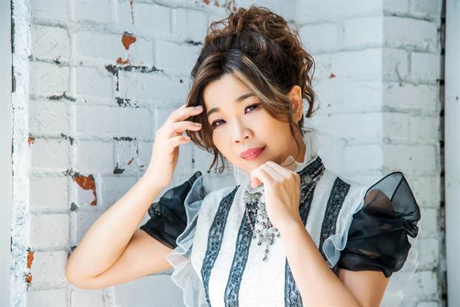 陈衣宸推出新歌〈退色新娘衫〉。（音圆唱片提供）