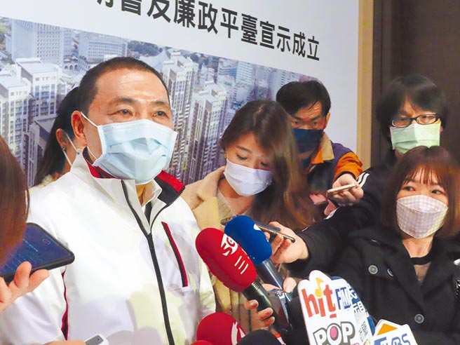 国营企业资助高雄，新北市长侯友宜表示，羡慕得不得了。（叶德正摄）