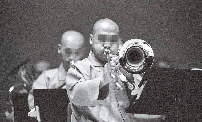 1990年龙发堂乐团曾在国父纪念馆演奏。（本报资料照片）