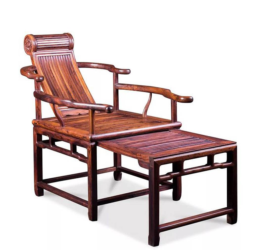 春椅又叫黃花梨躺椅，椅面下方打造出一段可伸縮拉長的結構。（圖／翻攝自網易）