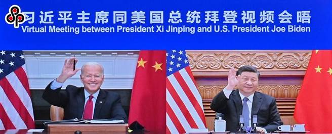 2022年美国人要打理自己的期中选举，没有太多时间、也没精力，去搅动那个不动如山的北京政府。中共当局也将忙于秋天召开中共的第20次全国代表大会。因此台海及南海，应该是「西线无战事」。图为2021年11月16日大陆国家主席习近平与美国总统拜登视讯会晤。（新华社）