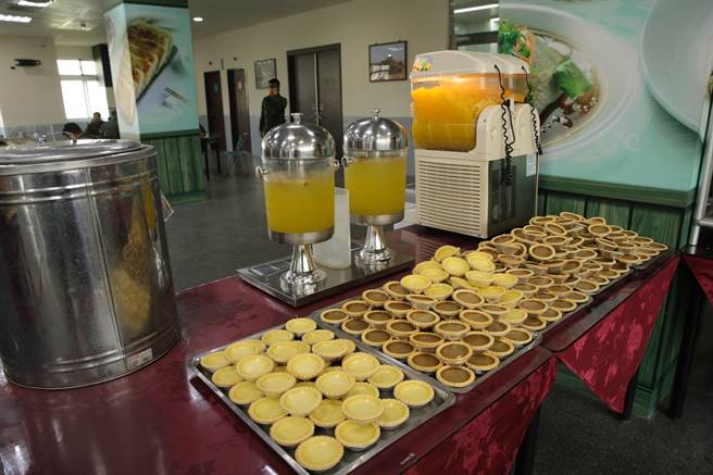 网红「千千」影片所造访的新竹陆军装甲第542旅伙食照。（图／542旅提供）