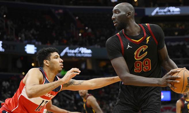 埃切尼克今天获得上场机会(美联社)