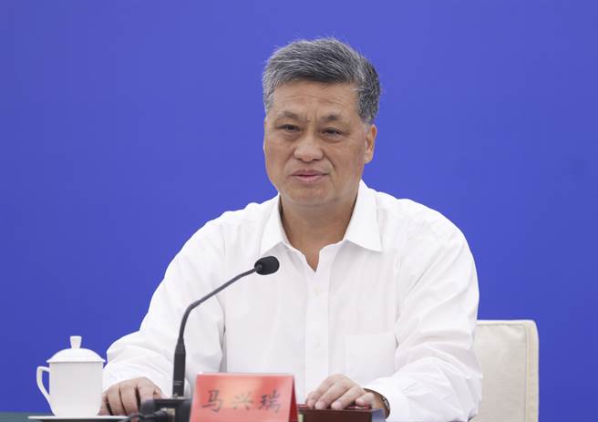 广东省长马兴瑞近日接替「铁碗治疆」的陈全国出任新疆书记，今后新疆的发展重心可能由「反恐」，转移至经济建设。（图／中新社）