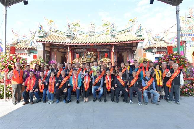 彰化县歷史建筑社头泰安岩，歷经3年建筑修復已竣工，庙方12月31日上午先行办理入火安座仪式。（吴敏菁摄）