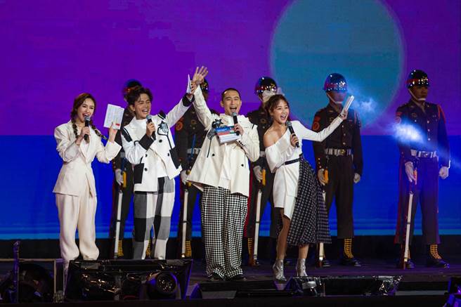 高雄跨年晚会开始。（袁庭尧摄）