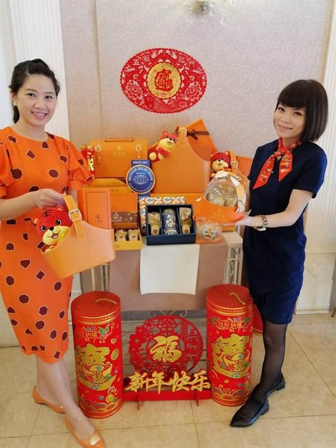 蝉联「台中市十大伴手礼」的法布甜，推出十大春节礼盒抢市。图／曾丽芳