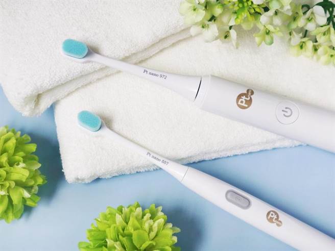 台隆手創館銷售冠軍，白金萬毛牙刷系列，490-3500元。（台隆手創館提供）