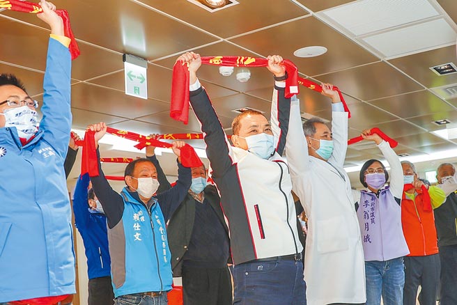 新北市农渔民长者免费健康检查即日起开跑，新北市长侯友宜宣布，明年起年满40岁的原住民农渔民长者，也可享每2年1次免费健检。（戴上容摄）