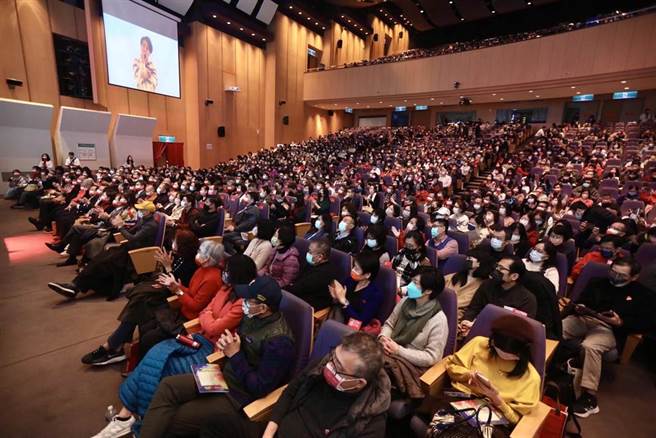 「远见‧天下文化事业群」首创举办以「知识」为核心的跨年讲座，邀请9位不同领域名人分享开创新局经验，吸引1400多名读者前来聆听。（远见‧天下文化提供）