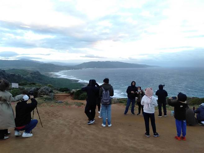 2022年台湾本岛第一道曙光，无奈因云层太厚，再一次落空。(林和生摄)