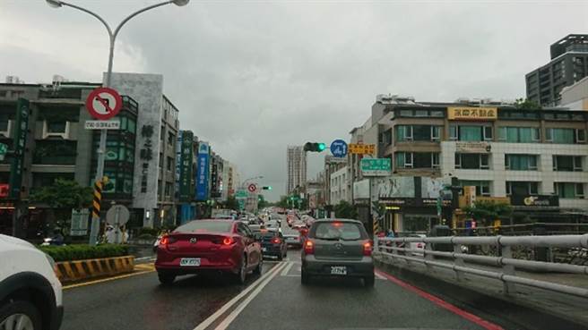 华平路为安平区南北向主要通勤要道，今年将执行拓宽，预计明年下半年完工通车。(台南市工务局提供／曹婷婷台南传真)