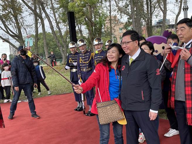 桃园市长郑文灿出席元旦健走。（赖佑维摄）