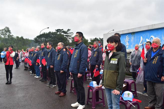 新北市金山区公所于金山青年活动中心举行元旦升旗典礼。（金山区公所提供）