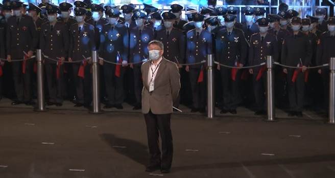 柯文哲參加升旗畫面。(圖/北市府提供)