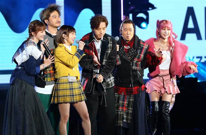 《木曜4超玩》的6位主持人今年担任台北跨年晚会主持人。（图／中时资料照片）