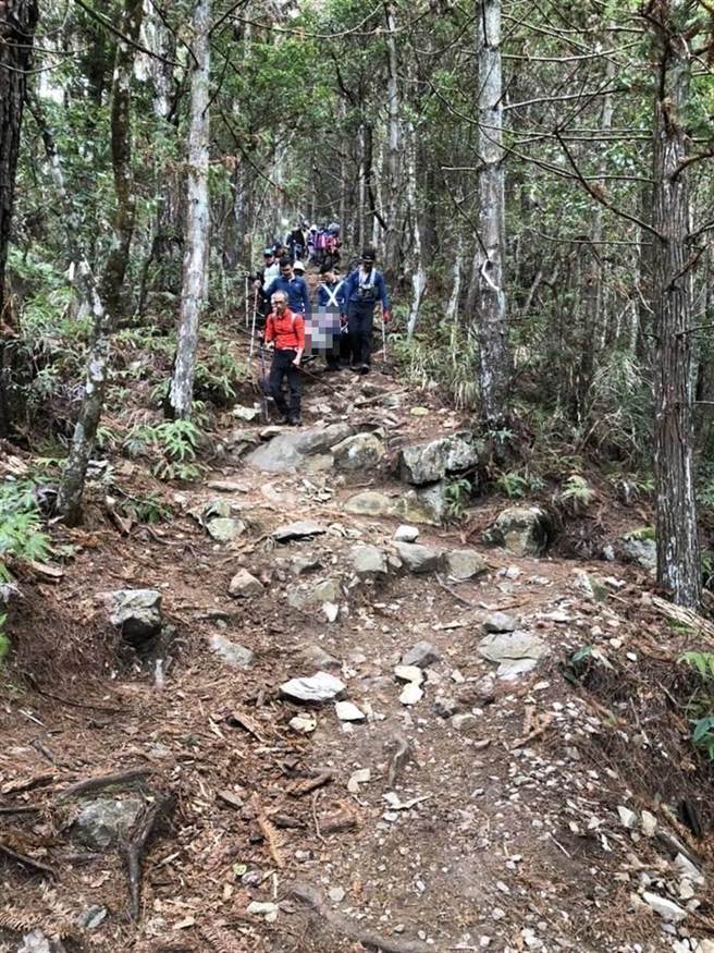 台中市消防局获报后驰援，廖男经急救仍未恢復呼吸心跳，送东势农民医院前已死亡。（台中市消防局提供）