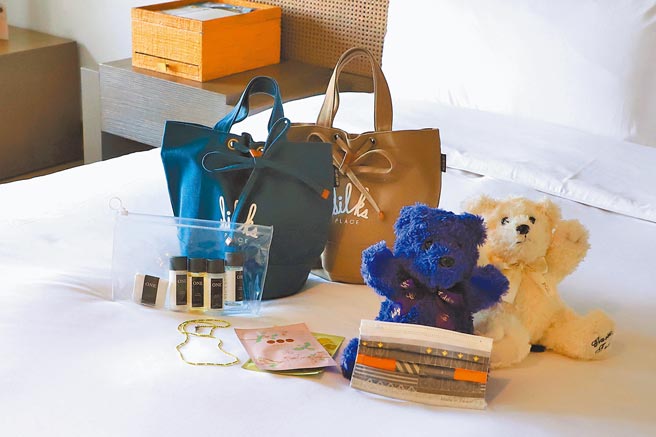 台南晶英酒店「福虎生豐」新春住房專案，除夕至大年初四都有住房禮物3選1的好康。（台南晶英酒店提供）